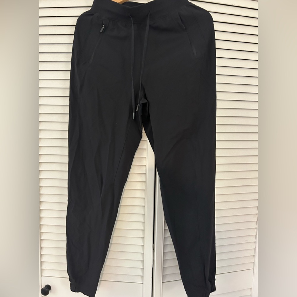 Lululemon Athletica size 4 pants